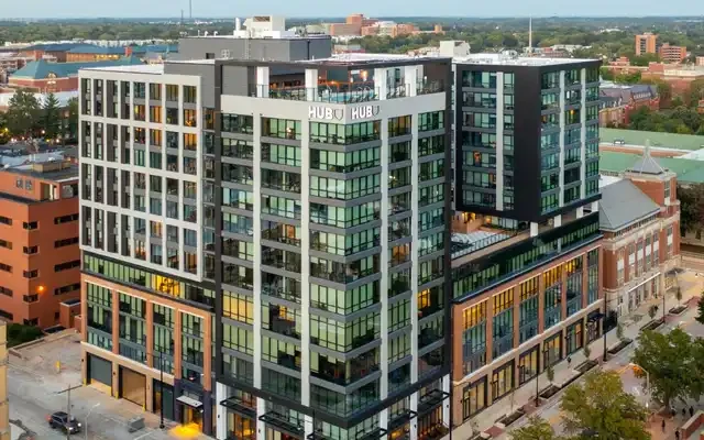 Hub Champaign Daniel 4