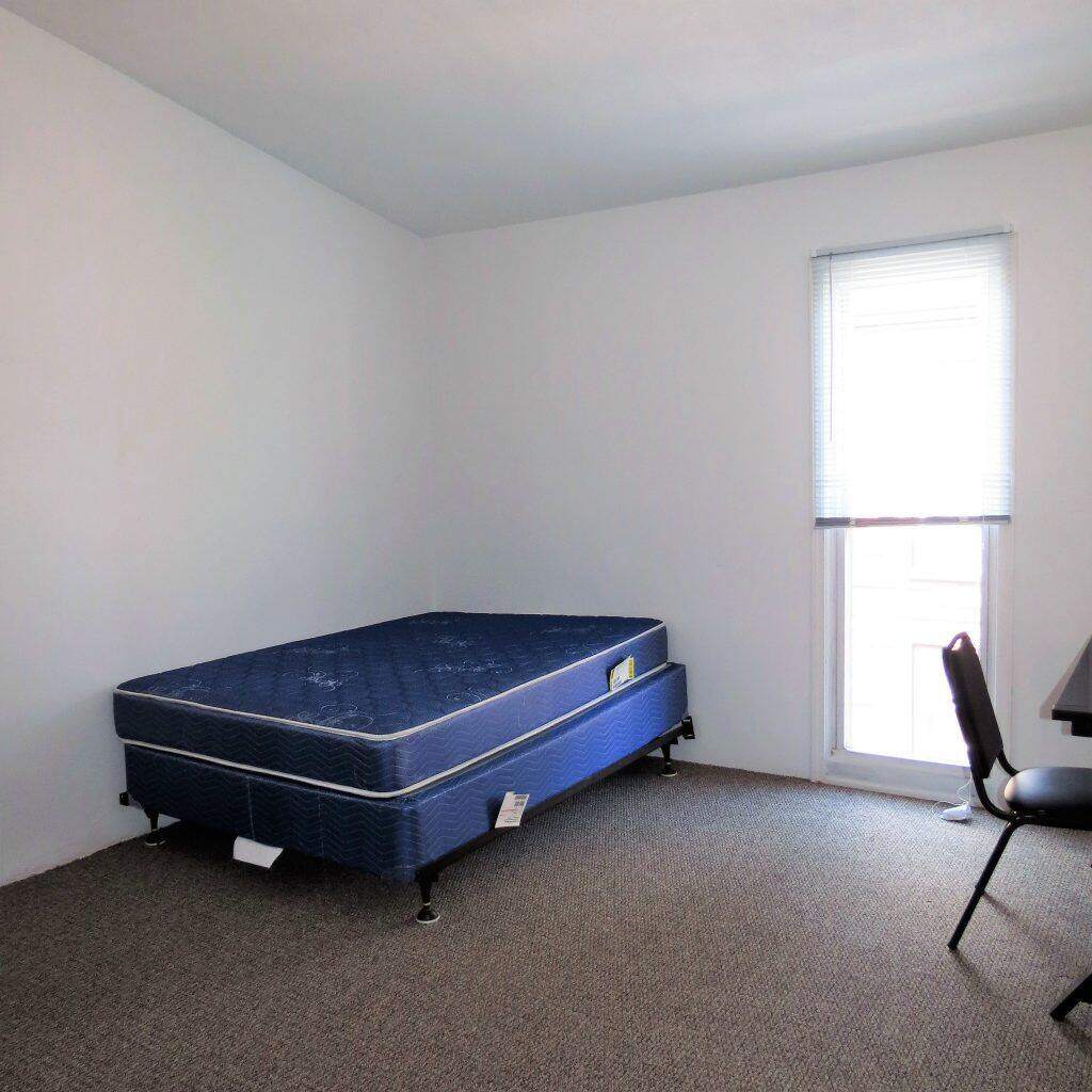 3 Bedrooms, 2 Bathrooms