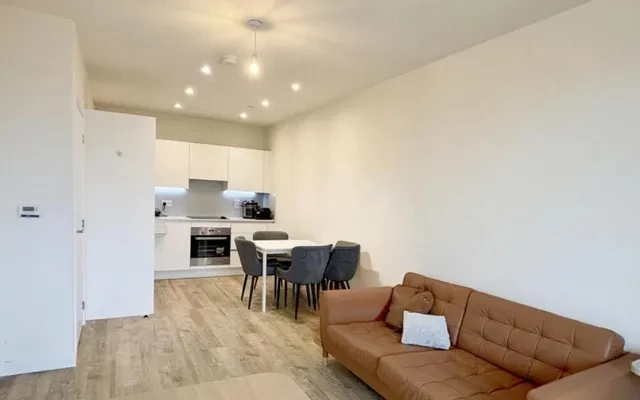 LH-581 North End Road 1