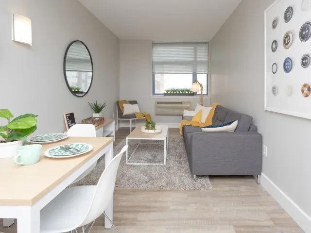 1 Bed 1 Bath AR-Private