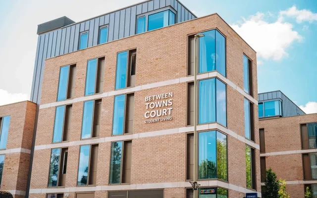 Between Towns Court 0
