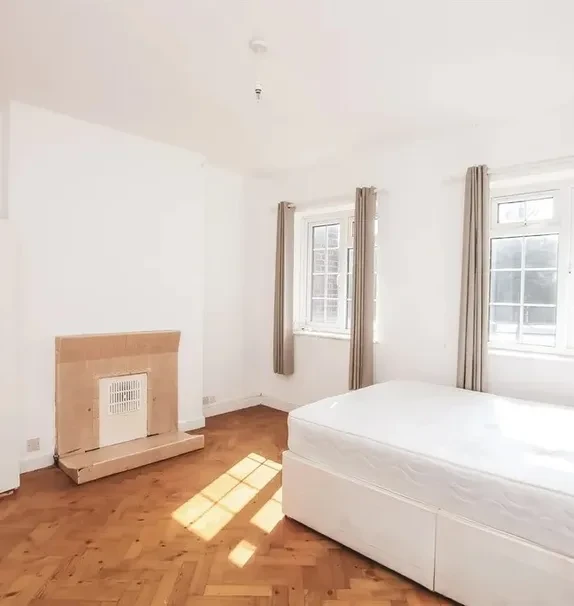 LH-Burnham Court