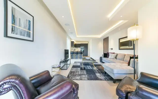 Woodford House, 4 Thurstan Street, Chelsea, London, SW6 2GB 4