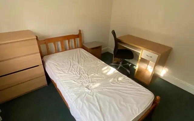 Room 1, Burleigh Road, LE11 3BA 1