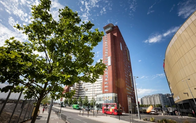 Stratford One 4