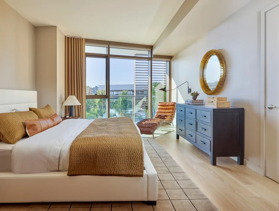 3 Bedroom,2 Bath,Balcony