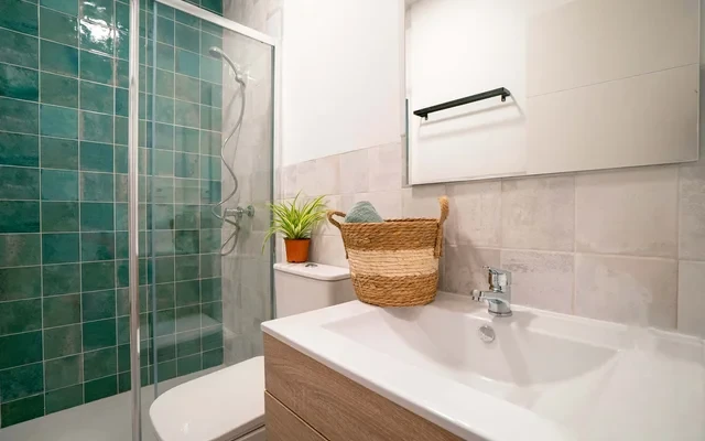 Carrer Almirall Valencia 46003 Spain 4