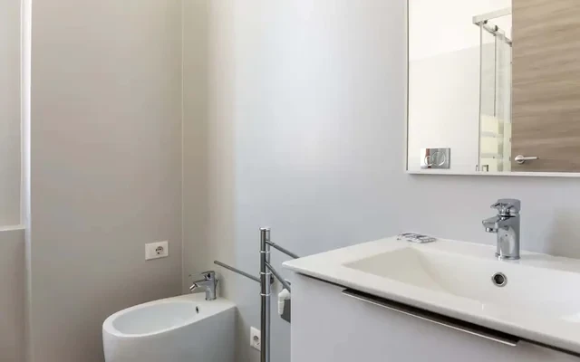 Loft Appena Ristrutturato - Stazione Centrale 3