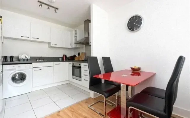 Gowers Walk, London, E1 8GG 1