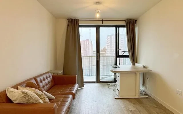 LH-581 North End Road 2