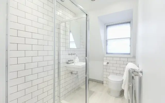 Rathbone Place 13043# 3