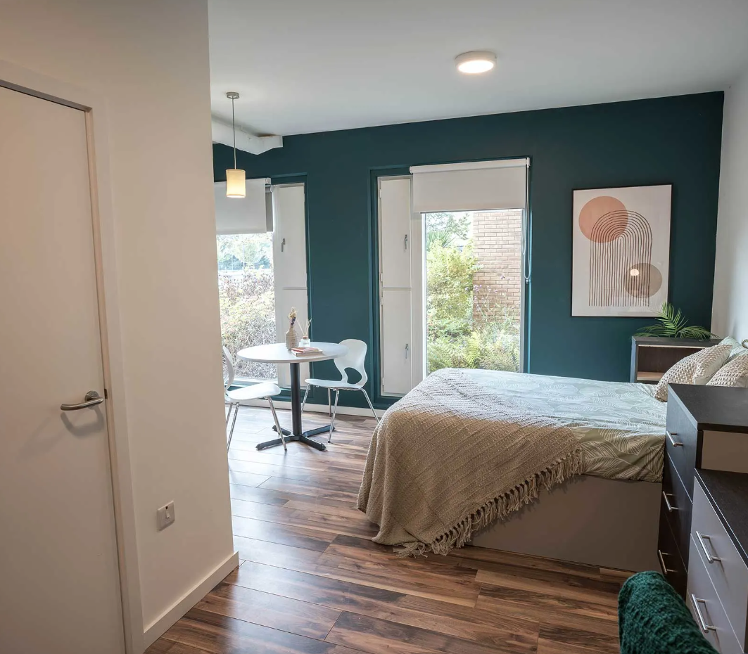 Premium Adaptable Studio