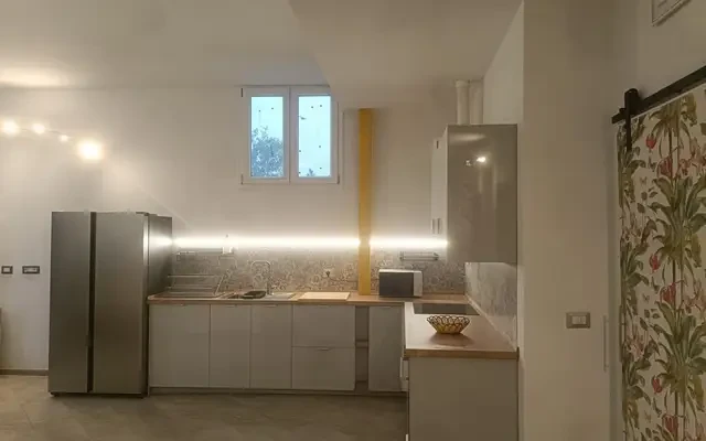 Single bedroom in 4-bedroom apartment 4