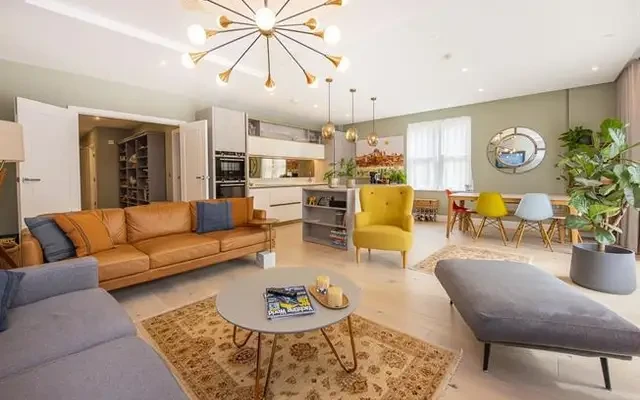 Atkinson Close, Wimbledon, London, SW20 0FA 1