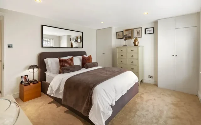 The Walton Townhouse - London student accommodation - 2 Bedrooms 2 Bathrooms