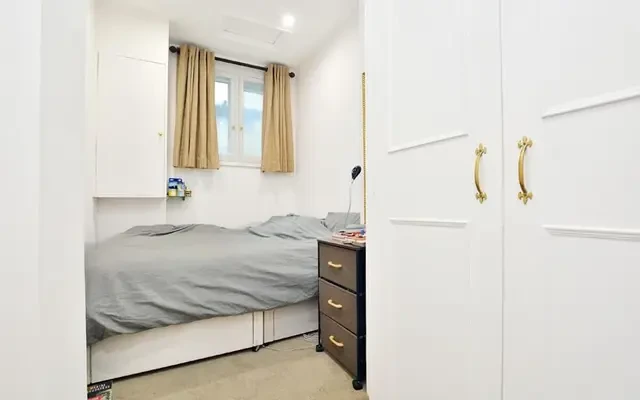 Belsize Crescent, Belsize Park, London, NW3 5QY 2