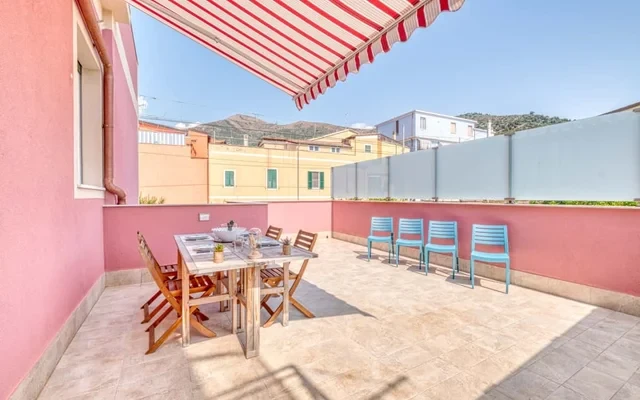 Merlo E - town center & private parking 0