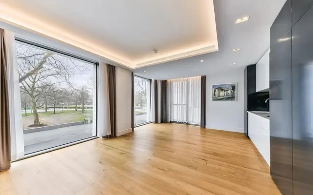 Belvedere Road, London, SE1 7AF 1