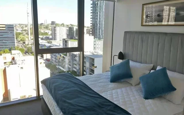 1 Cordelia St 2