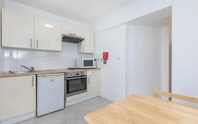 LH-Kensington Gardens Square 4