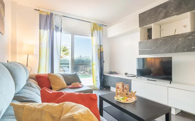 Riviera direct pool access 4