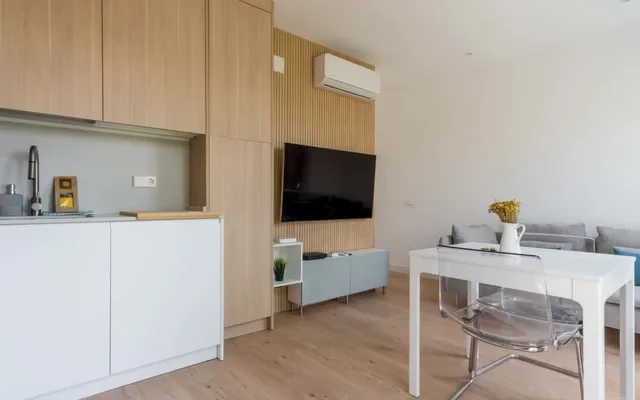 Modern & Bright - 2Bedrooms 1Bathroom - Delicias 3