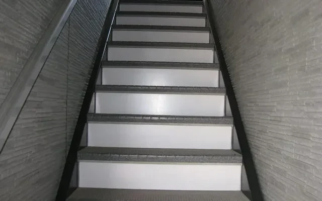 Leopalace RAKUJO 1