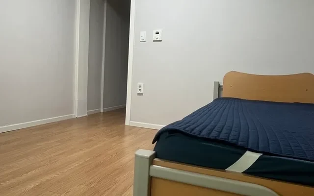 Yonsei Univ. 10 min/Hongdae Station 15min/CU 1 min 4