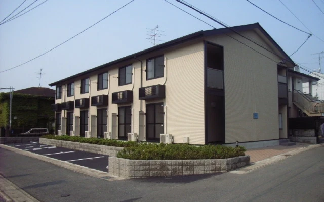 レオパレス鳴滝 0