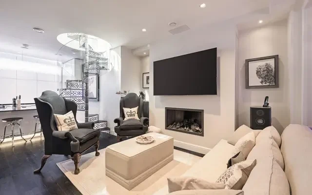 Roland Way, South Kensington, London, SW7 3RE 2