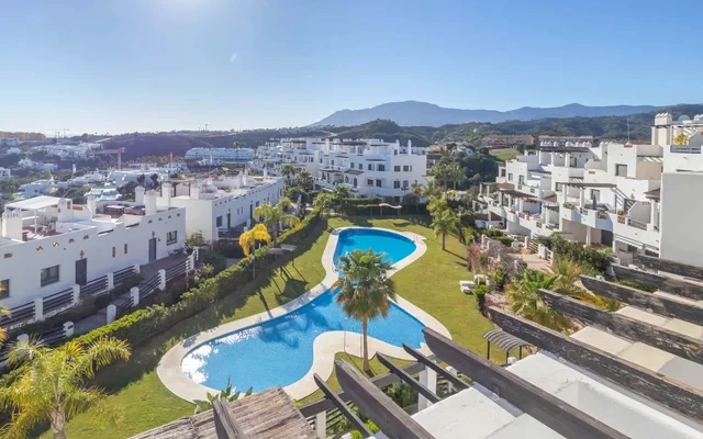 Sunset Sunshine Pool and Golf 3