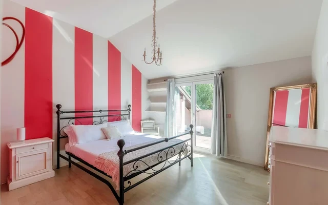 VILLA MARTA - Villa moderna con 4 camere e giardino tra le colline sopra Como 0