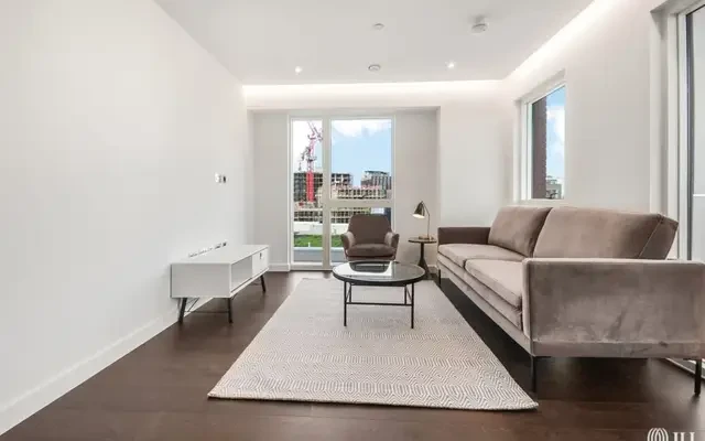 Lexington Gardens, London SW11 4