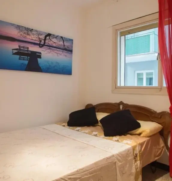 Private Double Bedroom Close to Plaza Espanya just for female tenants