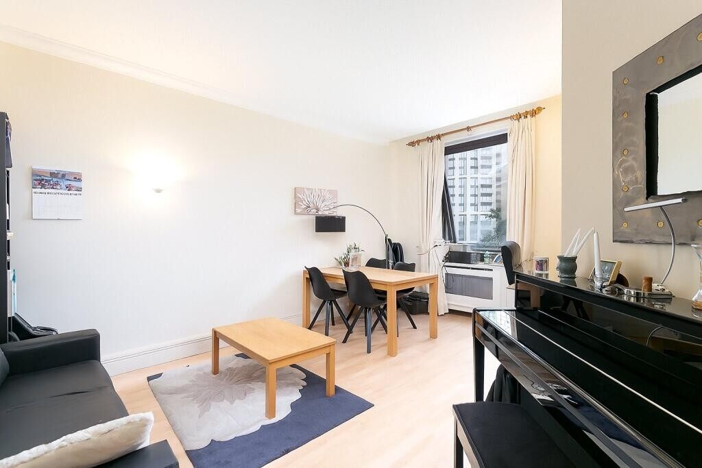 LH-The Whitehouse Apartments