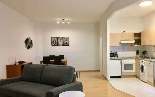 Gina - schoene, sanierte Altbau-Wohnung im Prenzlauer Berg 2