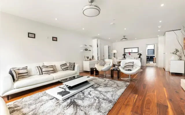Audley Court, Hill Street, London, W1J 5NP 3