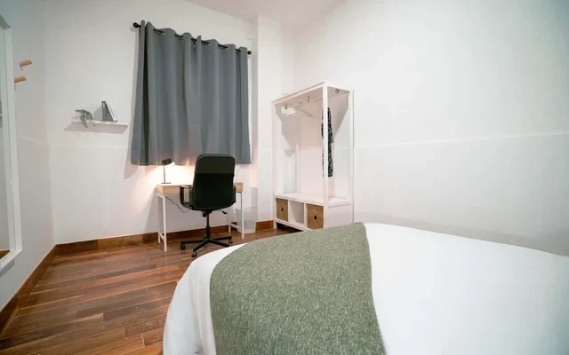 Carrer Almirall Valencia 46003 Spain 3