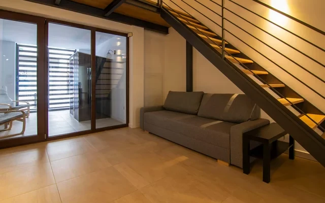 Two bedroom duplex for 6 guests next to Quart Towers 2