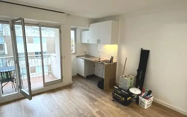 PARIS 17e·23.4m²·F1·StudioNo furniture 2