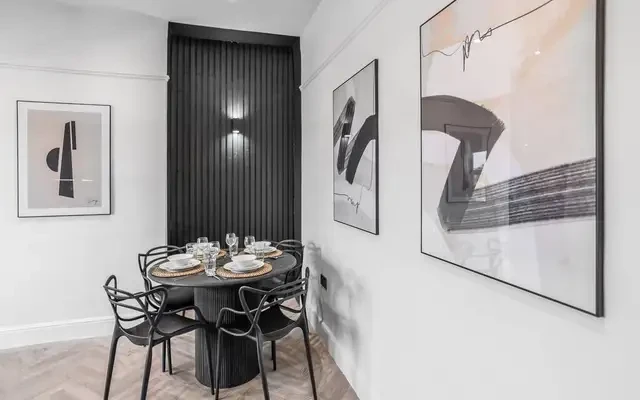 3 bed apartment with parking 3