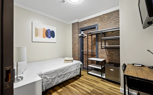 Hotel 99 3