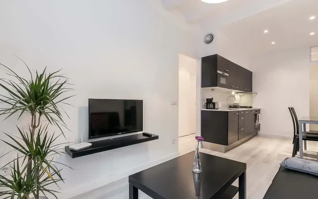 Apartment in Carrer de Montserrat, Barcelona for 55 m² with 2 bedrooms 3