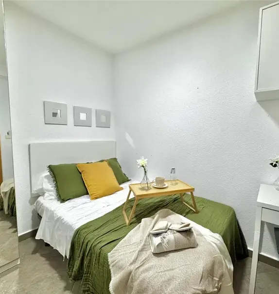 Homely double bedroom in Colina