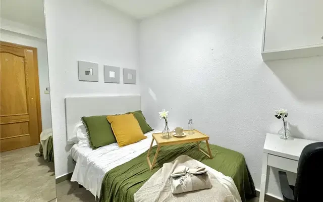 Homely double bedroom in Colina - Madrid student accommodation - Double Bedroom