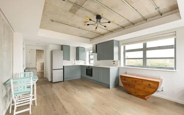 Elm Grove, London, SW19 4ET 2