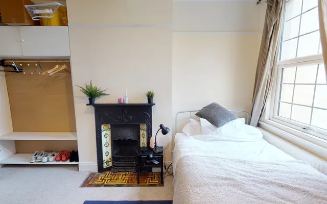 Fishponds Road, BS16 1