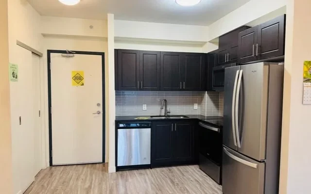 128 King Street North 2