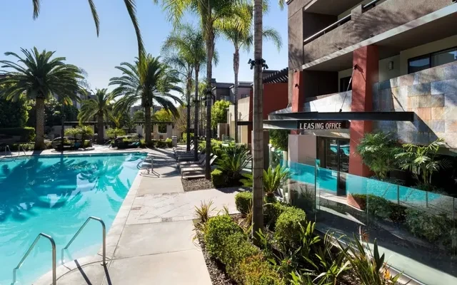 Avalon Burbank 4