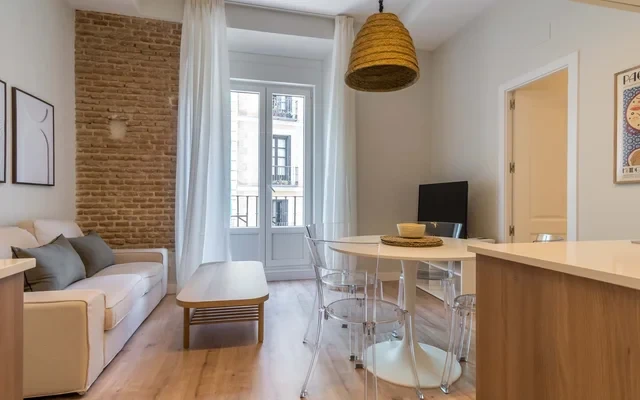 Bright & Stylish - 2Bedrooms 1Bathroom - Sol 3